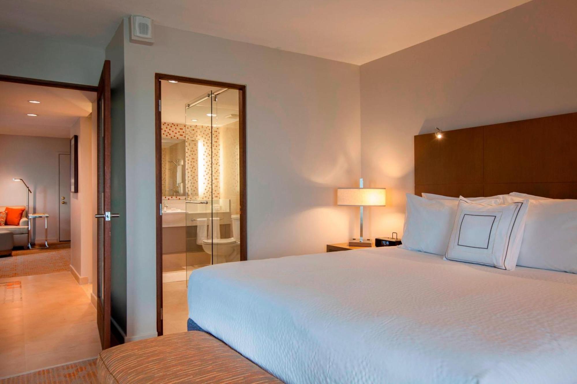 Courtyard By Marriott Isla Verde Beach Resort San Juan Exterior photo
