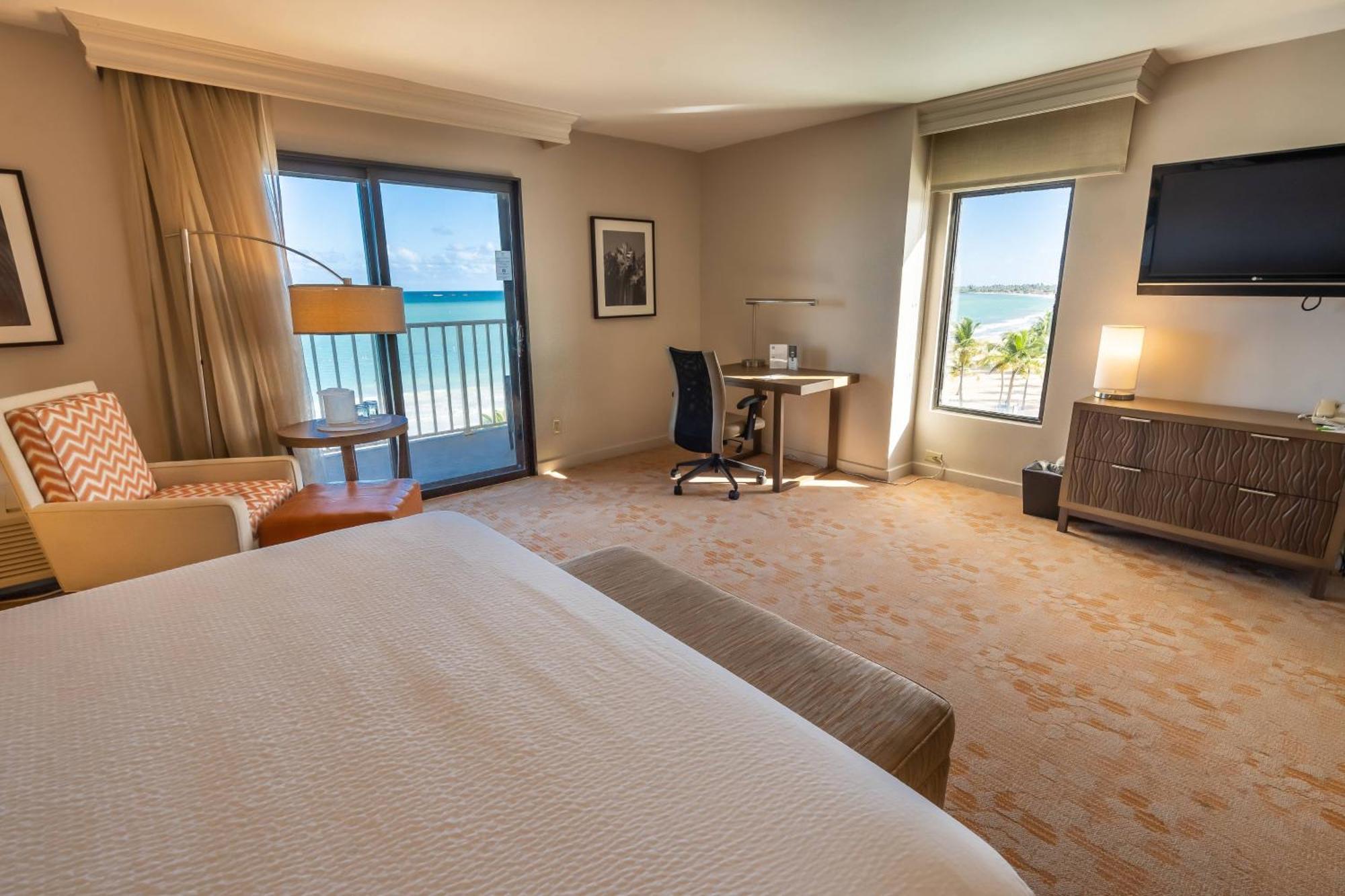 Courtyard By Marriott Isla Verde Beach Resort San Juan Exterior photo