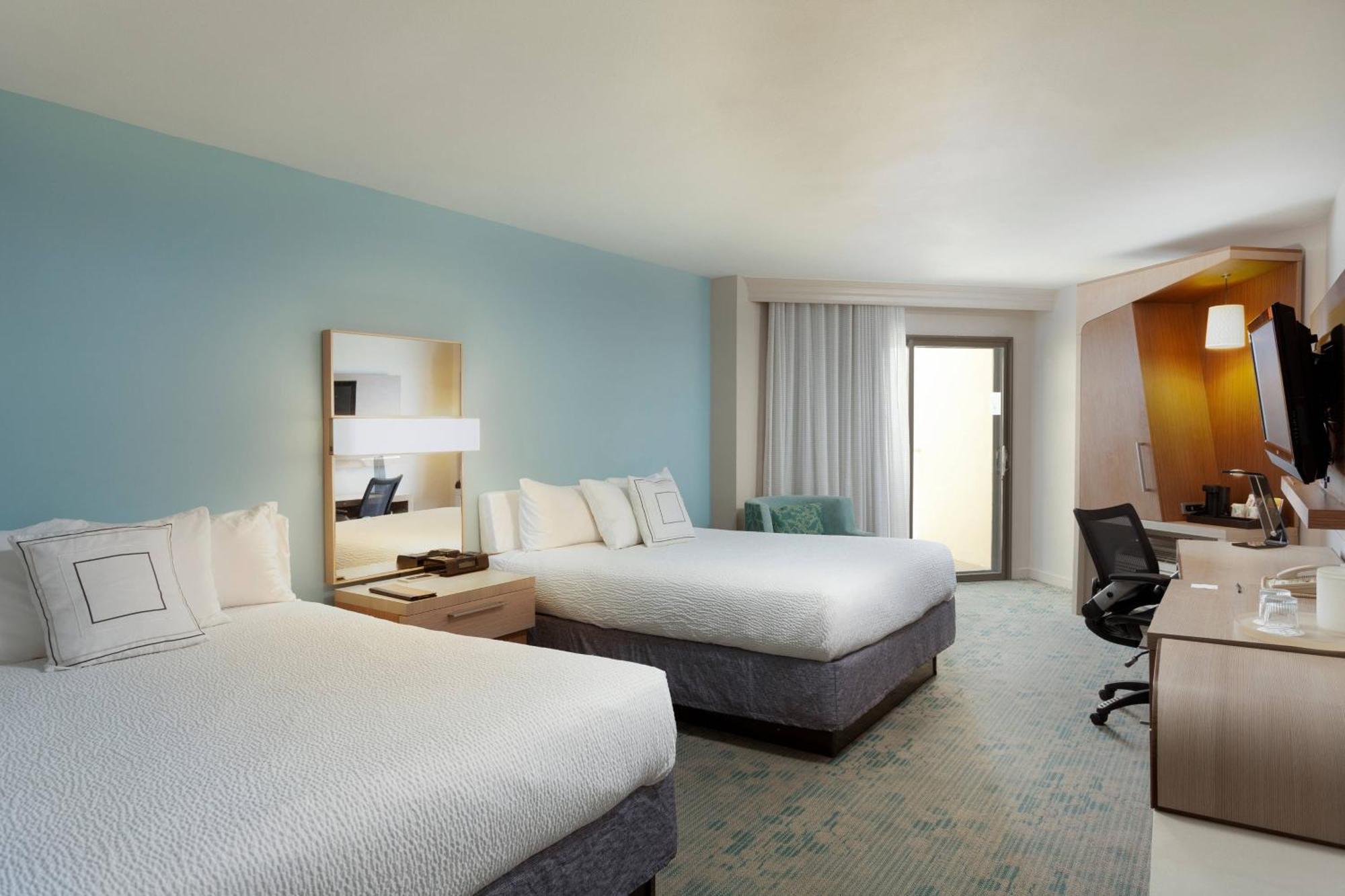 Courtyard By Marriott Isla Verde Beach Resort San Juan Exterior photo