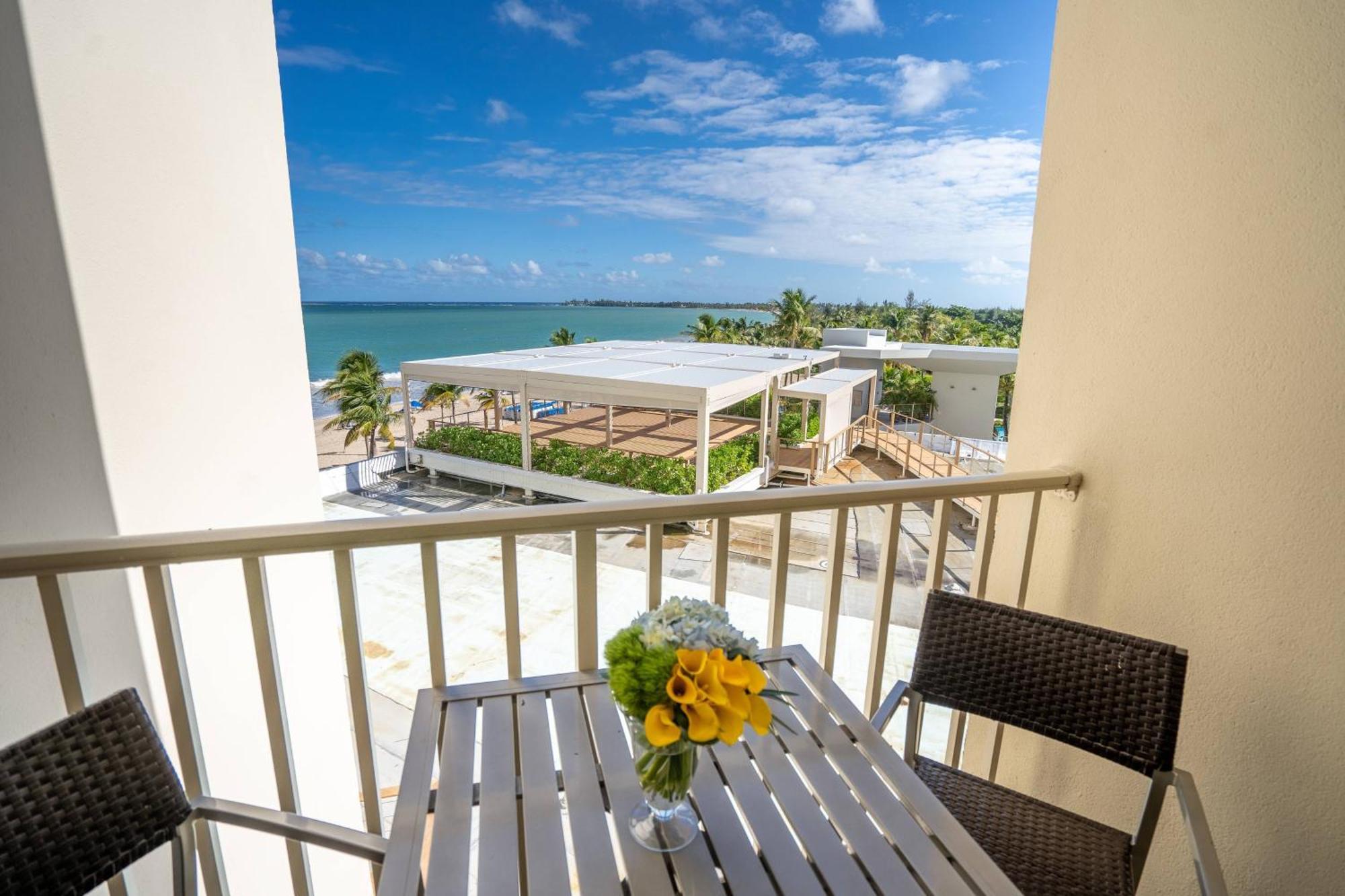 Courtyard By Marriott Isla Verde Beach Resort San Juan Exterior photo